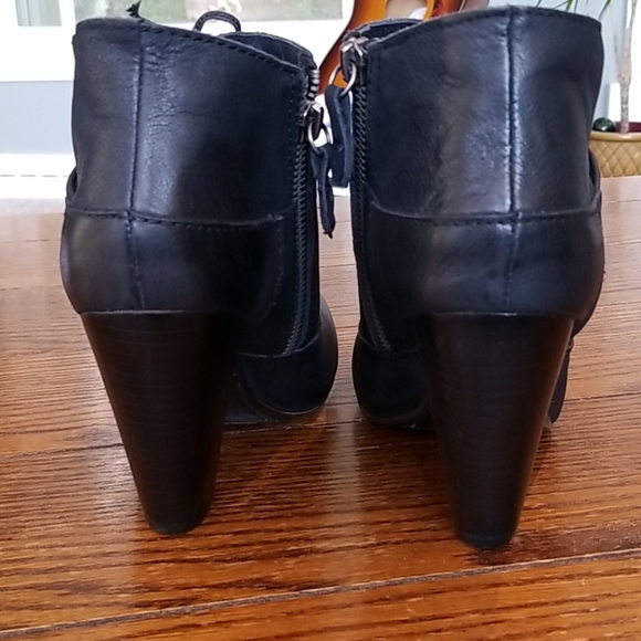 Boots - Picture 3 of 5